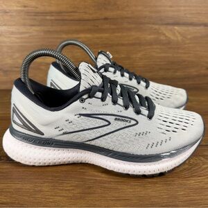 Brooks Women's Light Gray and Black Running Shoes